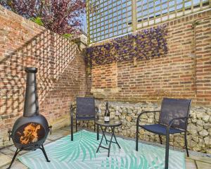 Modern Townhouse Sleeps 6