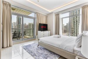 Stunning 2BR with Canal Views in Dubai Marina