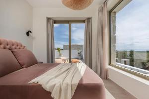 Metis by Vintage Travel