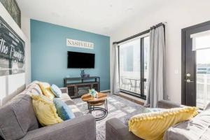 Downtown Luxury Pool Gym Free Parking 312