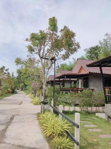 Ban Rim Nam Klongwan