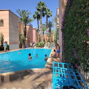 maison Noé , chambre au rez de chaussée sale de bain privative séparer