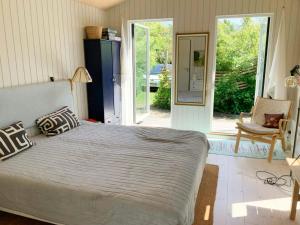 Renovated Holiday Home With Sea View On Agersø