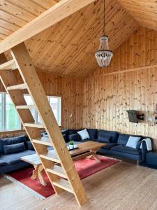 Forest Lake Retreat In Hälsingland