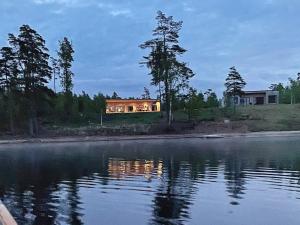 Spacious Lakeside Villa with Sauna