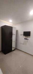 Five stones By Earth Hotel Ekkatuthangal Guindy