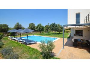 Country House in Binissalem with Pool