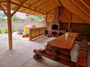 CASA COCA - La 100 m de Strandul Arinis si 200m de CENTRU - Gura Humorului