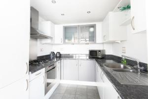 Modern and Bright Flat - Excel - City Airport