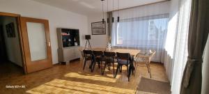 150qm-6 Rooms-Free Privat Parking-2 Bathrooms-Wifi-Yihapartment