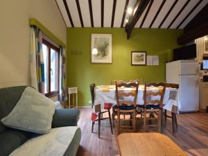 Forest Cottage with Ponds