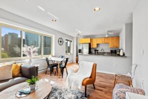 Downtown 2BR Penthouse with Prime Location & Views