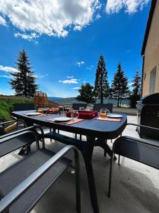 Maisons de vacances Le Sequoia --- Vue Extraordinaire - Nature - Calme - Netflix - Wifi - Randonnee : photos des chambres