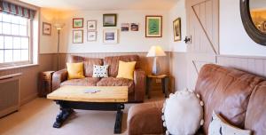 Glasswing Stays Scoresby Cottage