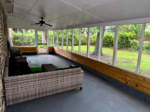 Pet & Boat friendly! Close to downtown!