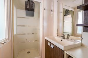 Campings Mobil home dans camping familial piscine : photos des chambres