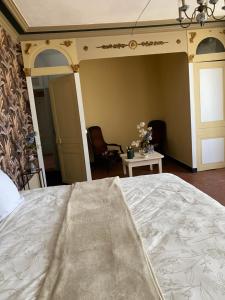 Maisons de vacances Chateau de la Robiniere 2 a 20 personnes : photos des chambres