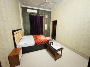 Omji Ram Janki Ashram - 2km from Ram Temple