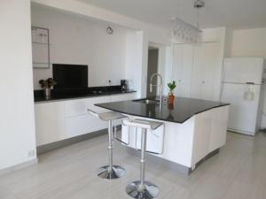 Apartment with sea view