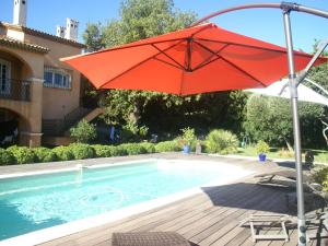 Holiday Home in Var near Beaches & Pool