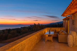 Mani Panoramic Seaviews - Luxury Summer Haven