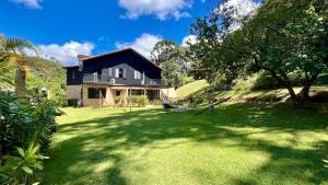 Casa 03 Vale Boa Vista - Charme Rústico em Condomínio com Área de Lazer Completa