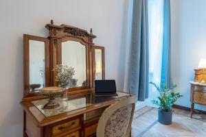 Duomo 7 min - Historic Luxury 3 Bedrooms Apt with Parking