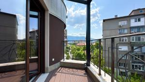 Charming 2BD with Mountain View by Flat Mаnager