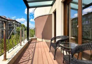 Charming 2BD with Mountain View by Flat Mаnager