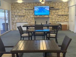 Beachside Escape for 6 with Pool & Direct Sand Access - Aloha Kai #49