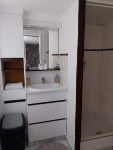 Agréable chambre pour 2 avec salle de bain et terrasse privées