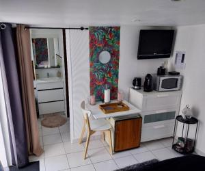 Agréable chambre pour 2 avec salle de bain et terrasse privées