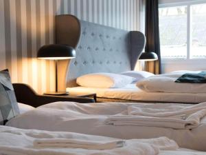 4 person holiday park home in Give