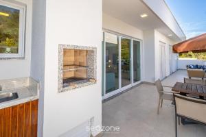 Cobertura cjacuzzi e churrasq em Jurerê RVO401