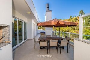 Cobertura cjacuzzi e churrasq em Jurerê RVO401