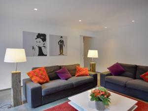 Jalhay Pondside Forest Home