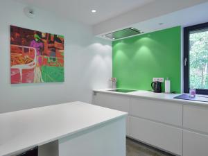 Jalhay Pondside Forest Home