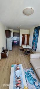 Sunrise Apartment 14