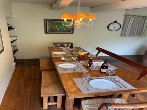 Maisons de vacances Holiday Home in Courniou with Pool and Views : photos des chambres