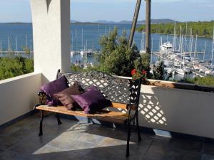 Holiday Home in Veli Rat near Saharun