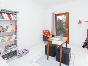 Maisons de vacances Holiday Home in Saint-Caprais near Dordogne : photos des chambres