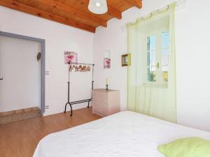 Maisons de vacances Holiday Home in Saint-Caprais near Dordogne : photos des chambres
