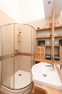 Top-floor apartment nearby Astoria