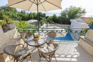 Villa Stella Podgora with heated pool
