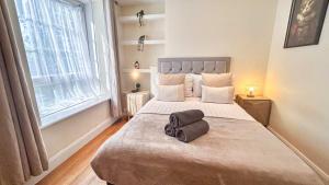 2BDR flat with WiFi, Dryer & Washer in Nine Elms near Vauxhall, The Oval & Battersea Park by NourNest Apartments