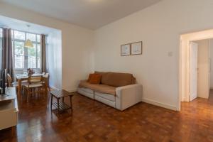 2 minutos da Praia de Copacabana - D302