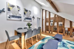 Urban Flat 117 - Parisian Apartment in the Center