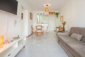 GRPR154-Top localização: conforto a 1 min da areia