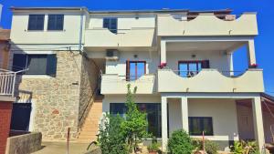 Sea and olive apartment