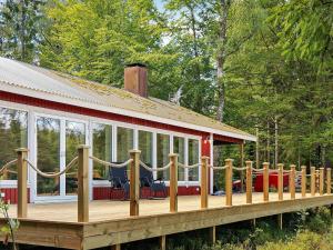 Lakefront House with Terrace